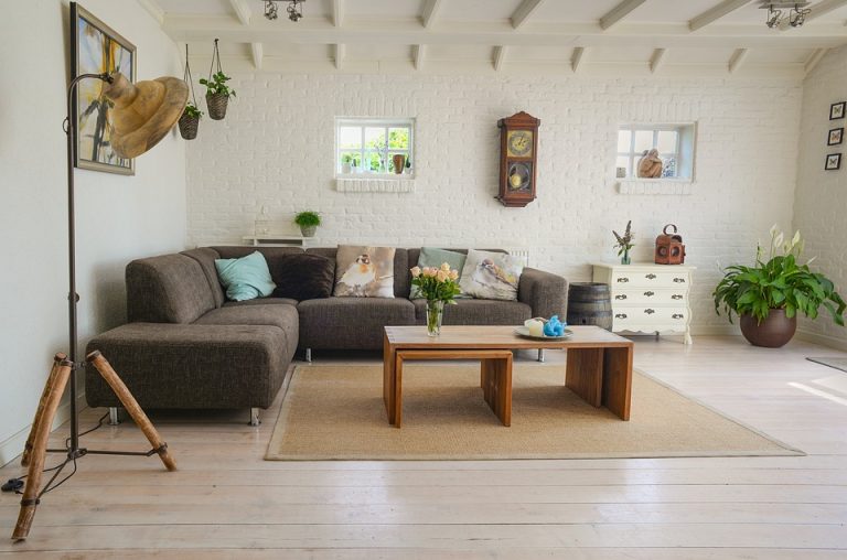 Narożnik z relaxem i barkiem – komfort i styl w Twoim salonie